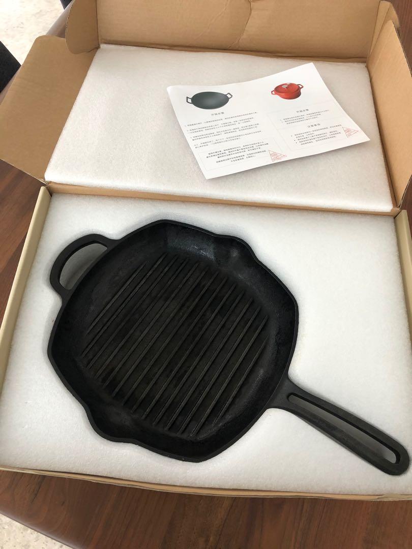 Cast iron grill skillet, Furniture & Home Living, Kitchenware