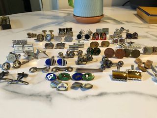 Cuff links and tie clips Collection item 1