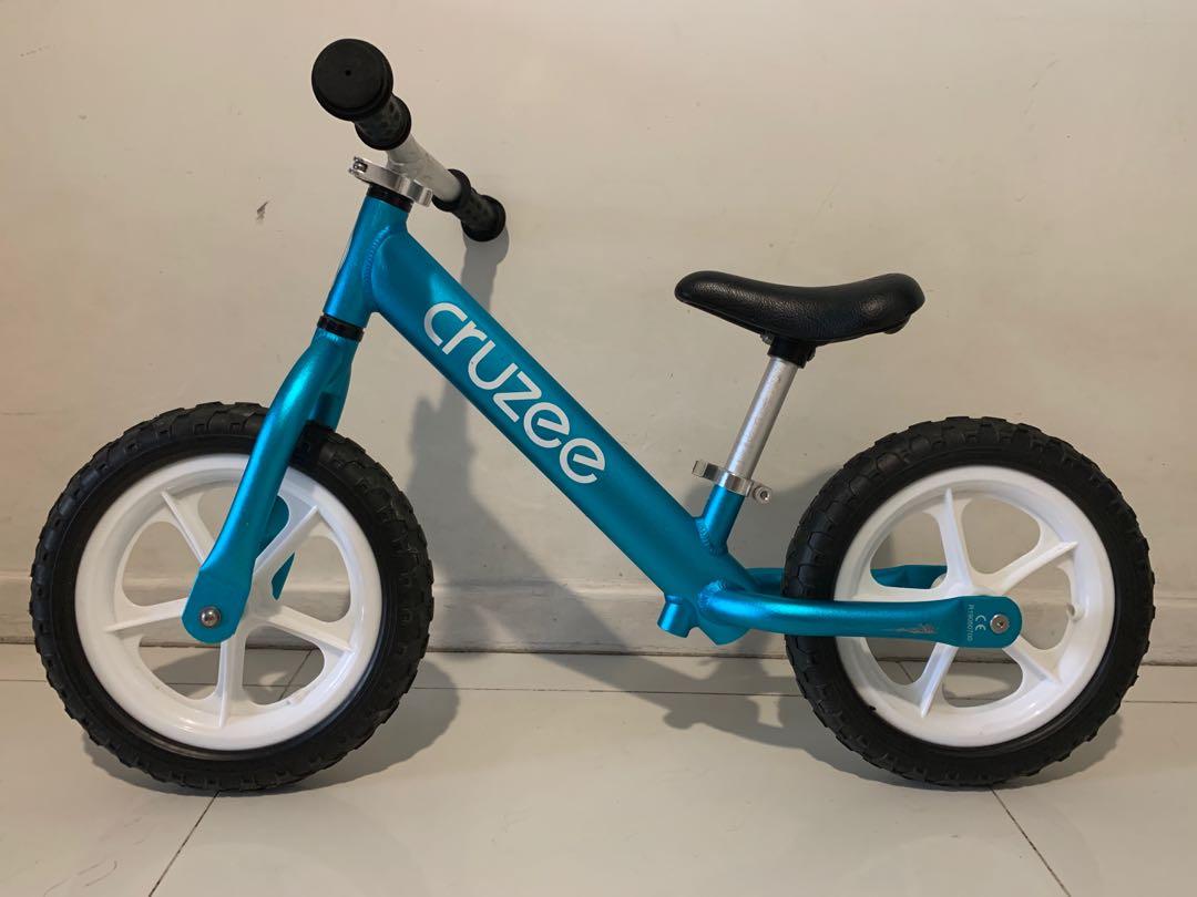 Cruzee balance bike bicycle blue or red 