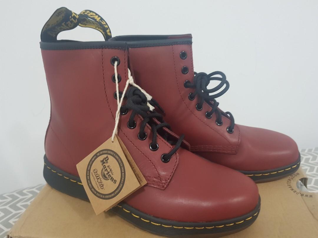 Dr martens newton red best sale