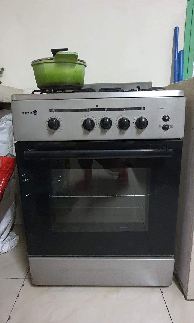 Fujidenzo Oven with gas Range complete with accessories, TV & Home