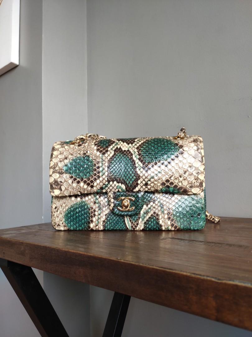 genuine python chanel double flap malachite green mens womens unisex (Category: Shoulder Bags) located in Mandaluyong City. Submitted by ice.declutter (Listing ID 1141349209, Image 1). Description: malachite green Python Chanel double flap bag for sale the only thing genuine about this purse is the snake skin material ;) see the last pic for the texture / natural lifting of the scale can be worn multiple ways just like any other similar chanel ba