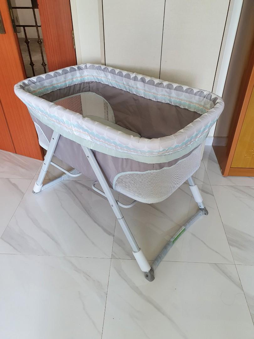 foldable rocking bassinet