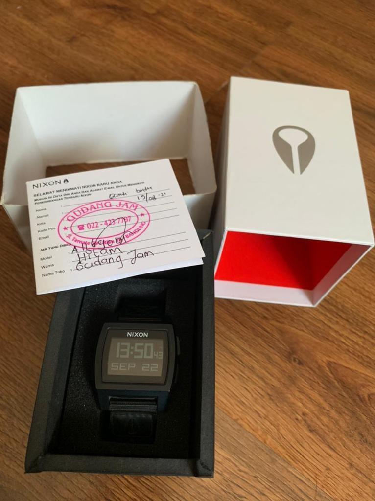 Jam Nixon Base Tide Nylon All Black A1169001 Fesyen Pria Jam