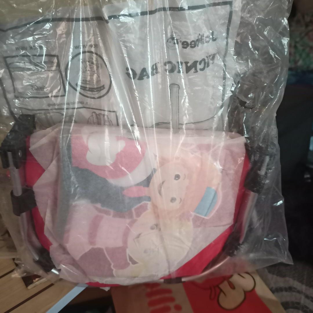 Jollibee Picnic Basket, Food & Drinks, Gift Baskets & Hampers on Carousell