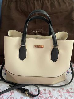 (Category: ) located in . Submitted by mummy.licious (Listing ID 1141342024, Image 1). Description: .
