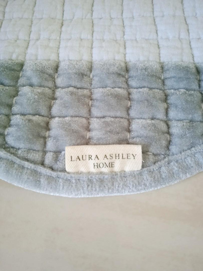 Laura Ashley Home Runner Rug (Category: Carpets, Mats & Flooring) located in Consolacion. Submitted by i.am.xs.or.s (Listing ID 1141334285, Image 2). Description: 24x88 inches.