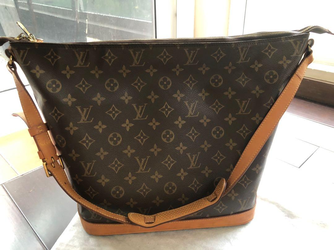 LOUIS VUITTON, a monogram canvas Limited Edition Sharon Stone Vanity  Souple Hobo Bag. - Bukowskis