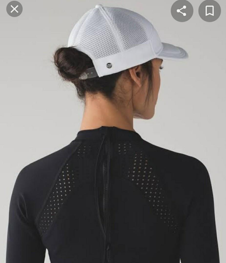 LULULEMON DASH AND SPLASH CAP WHITE Women s Fashion Watches