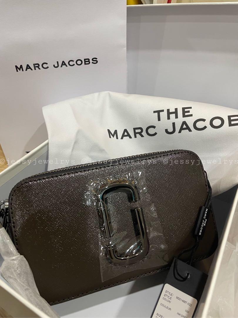 Marc Jacobs Off-white & Grey 'the Snapshot Mini Compact' Wallet In 088 Dust  Grey