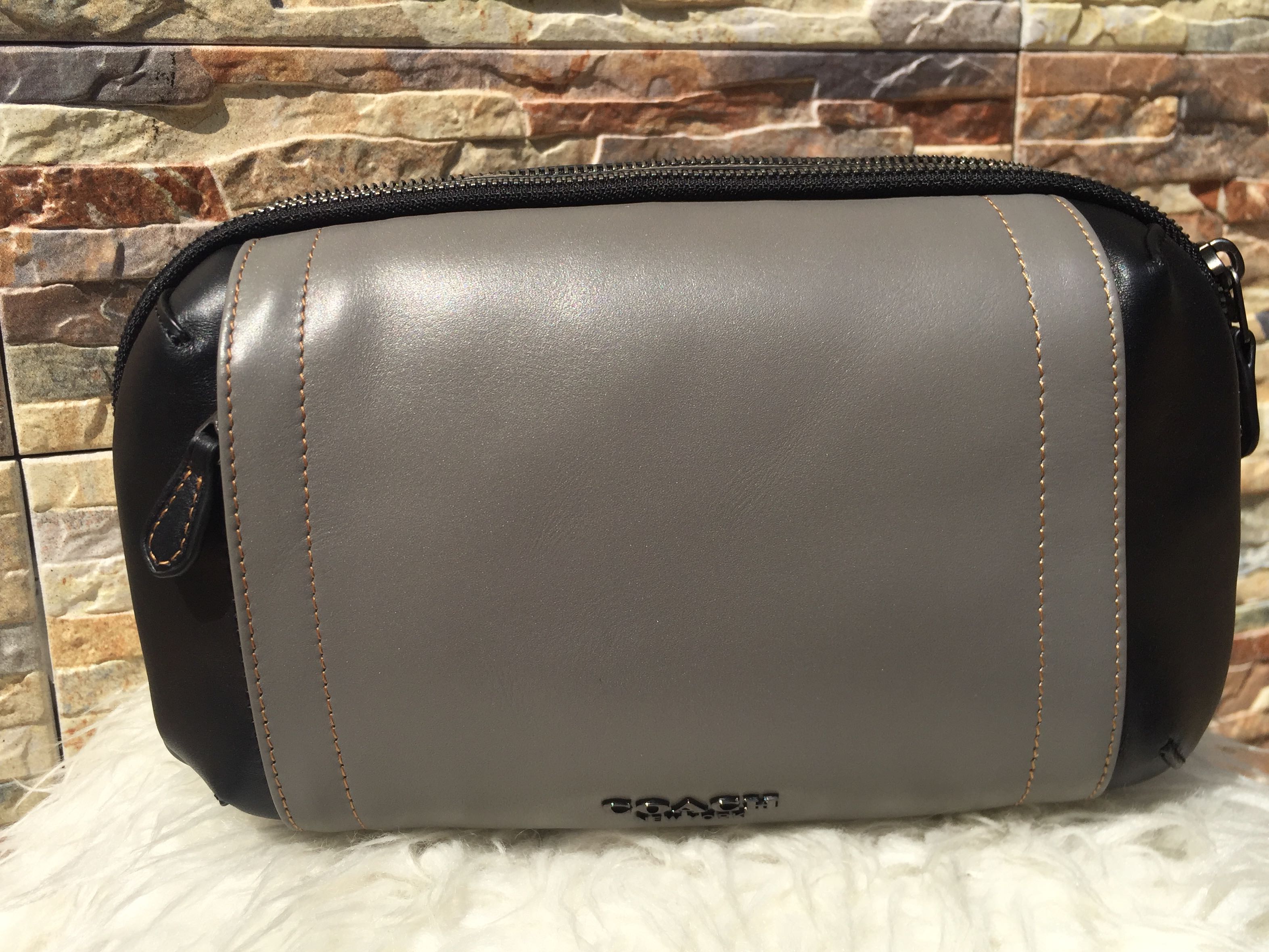 Coach graham utility bag hot sale
