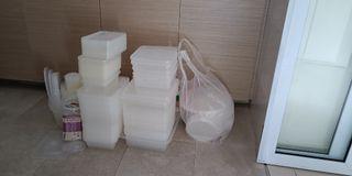 Plastic food containers