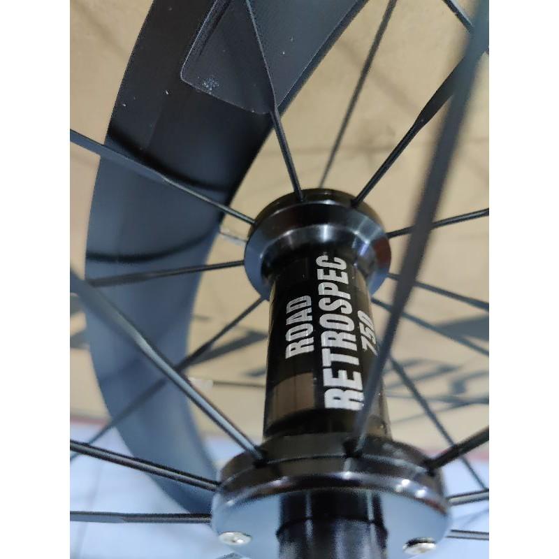 Road retrospec top 750