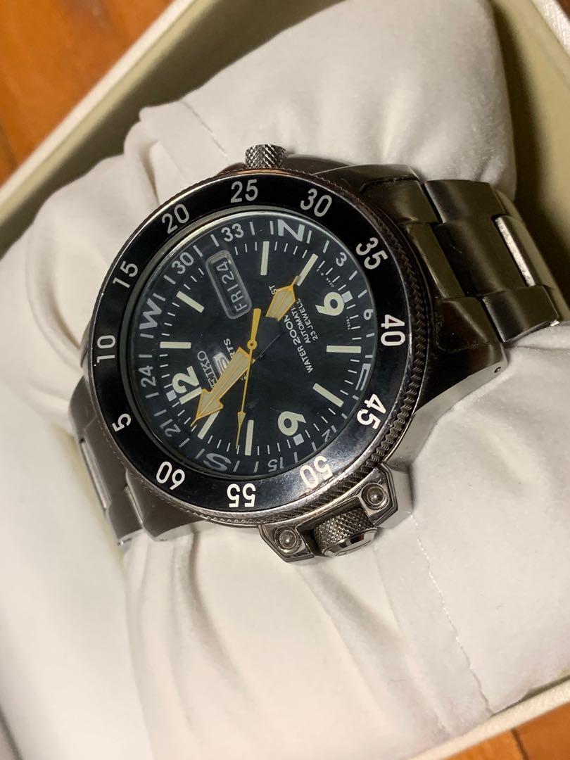Seiko men's best sale automatic diver's skz209j1