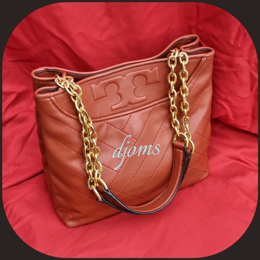 Tory burch alexa quilted tote outlet