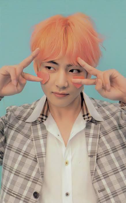 FOUND 😭 WTB/LFS Taehyung LY - Answer F (Category: K-Wave Merchandise) located in Pasig City. Submitted by decluttertrends (Listing ID 1141425835, Image 1). Description: -wts lfb bts ph -max budget: 500-550 -preferably old manu -bentahan niyo na ko fleece 😭.