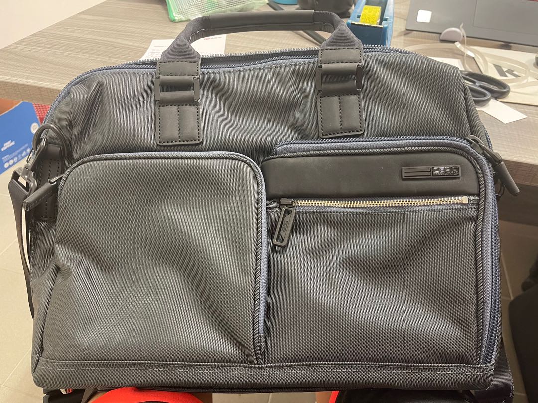 Zero halliburton cheap laptop case