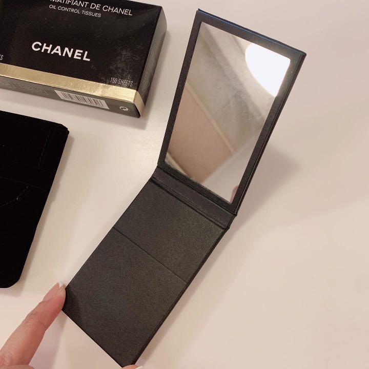 $240 chanel blotting paper 吸油紙連鏡mirror (150張）, 美容＆個人護理, 健康及美容- 皮膚護理, 化妝品-  Carousell