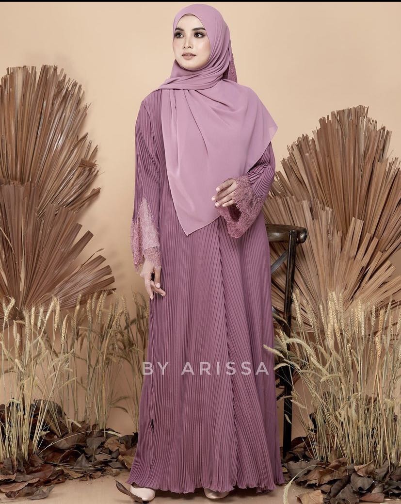 jubah pleated lace