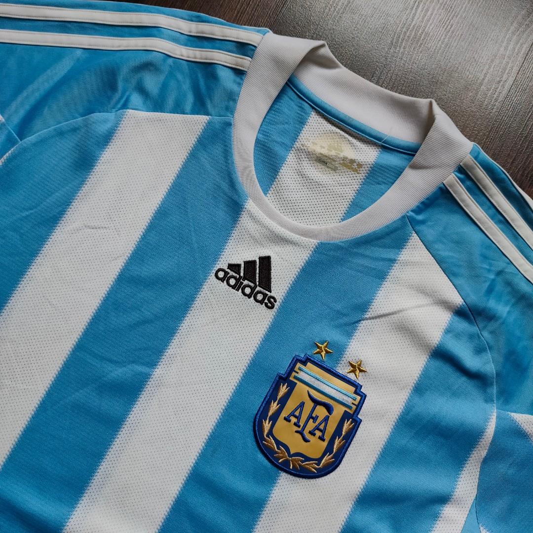 ADIDAS ARGENTINA 2010 HOME JERSEY (Category: Activewear) located in Cebu City. Submitted by denimholic (Listing ID 1141589664, Image 2). Description: ⚽ Authentic Preloved Argentina Home Jersey ▫️LARGE : W21in / L29-30in (Code: P47066) ▫️100% Polyester, Embroidered Badge ▫️8.5 / 10 very good condition.