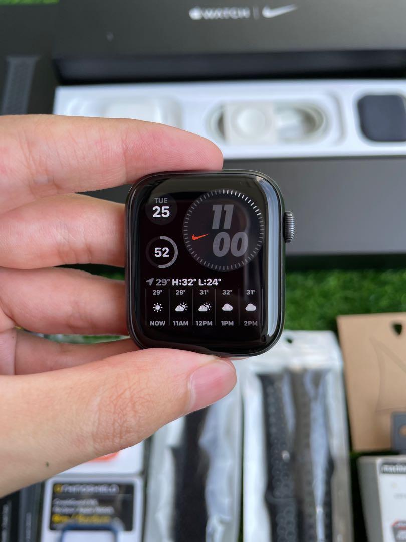Apple Watch Series 5 Nike+ 44mm, Men's Fashion, Watches on Carousell
