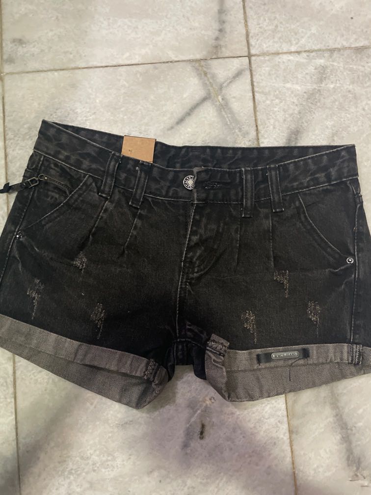black jeans shorts, Fesyen Wanita 