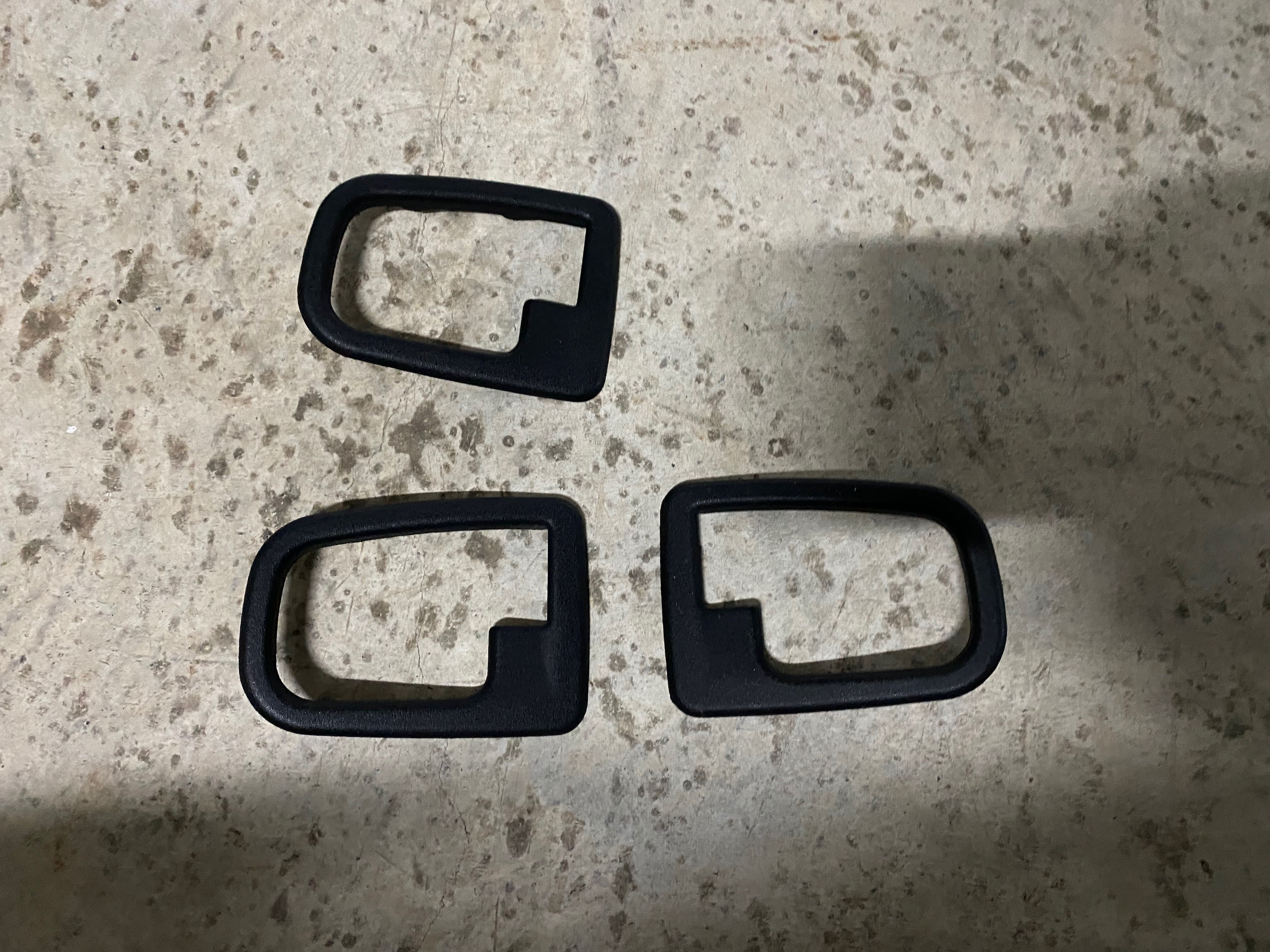 BMW e36 door handle trim, Car Accessories, Accessories on Carousell