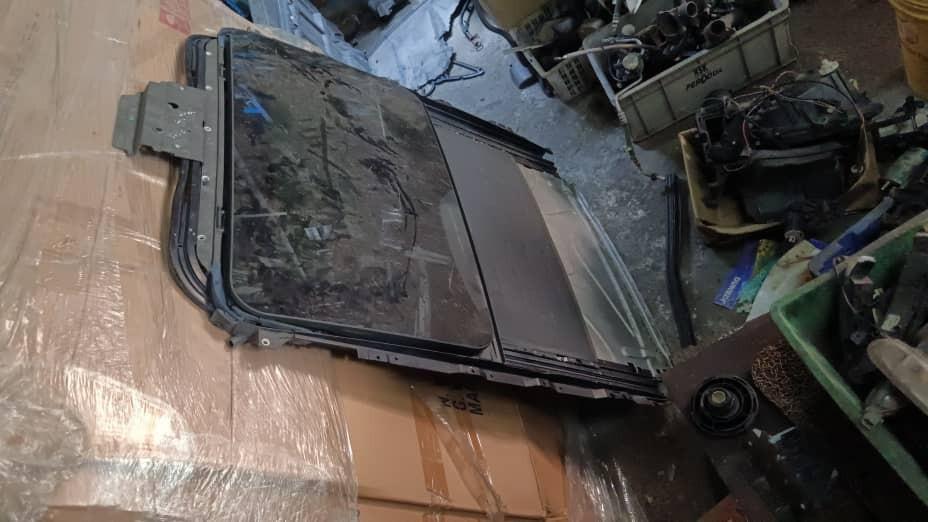 Bmw e39 sunroof, Auto Accessories on Carousell