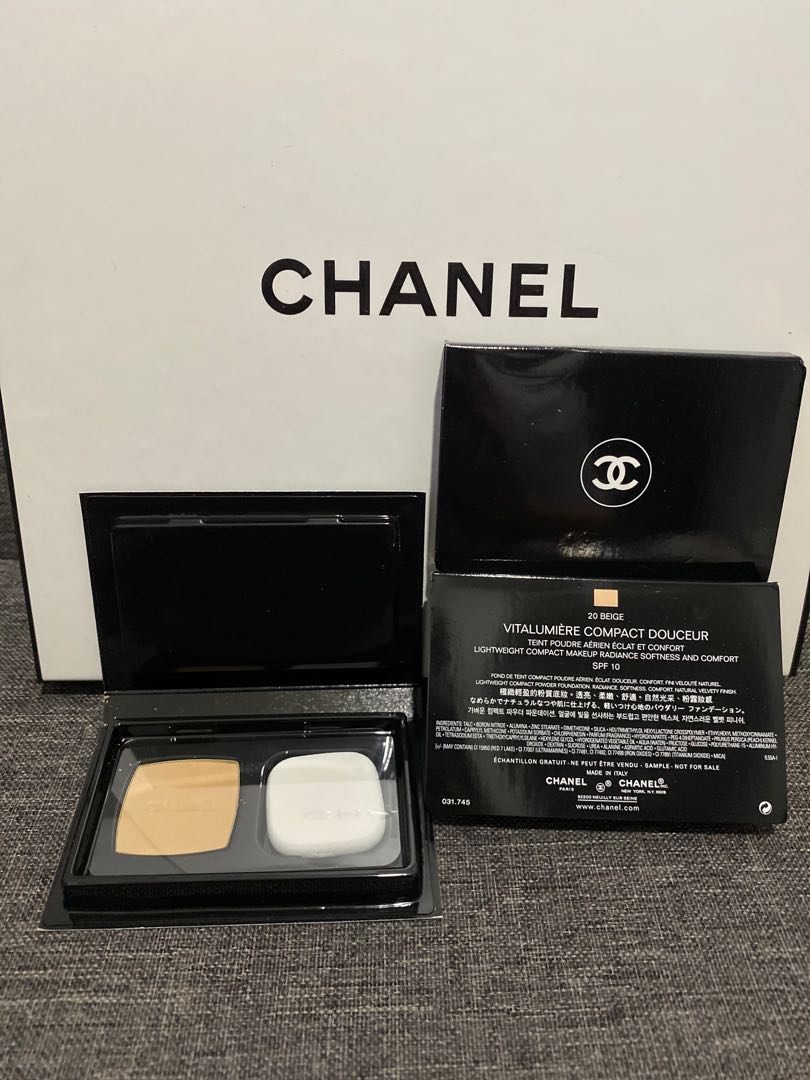 Chanel Vitalumiere Compact powder (20 Beige) sample size, & Care, Face, Makeup on Carousell