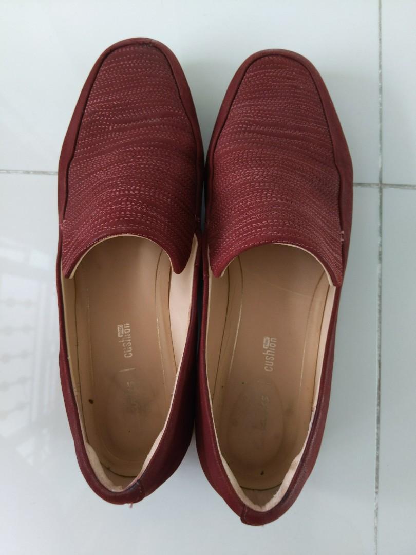 Clarks red loafers cushion plus