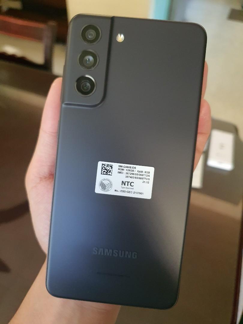 Galaxy S21 FE 5G 128gb black globe lock (Category: Samsung) located in San Juan City. Submitted by johntopherc (Listing ID 1141514154, Image 3). Description: For Sale Galaxy S21 FE 128gb globe lock (from my globe postpaid plan) Black 34999 Got the item from my globe postpaid plan recontracting Received Feb 1 Opened to check the item and setup but will not use because i already have a phone Complete with: Box Manuals Charging cable Sim ejection to