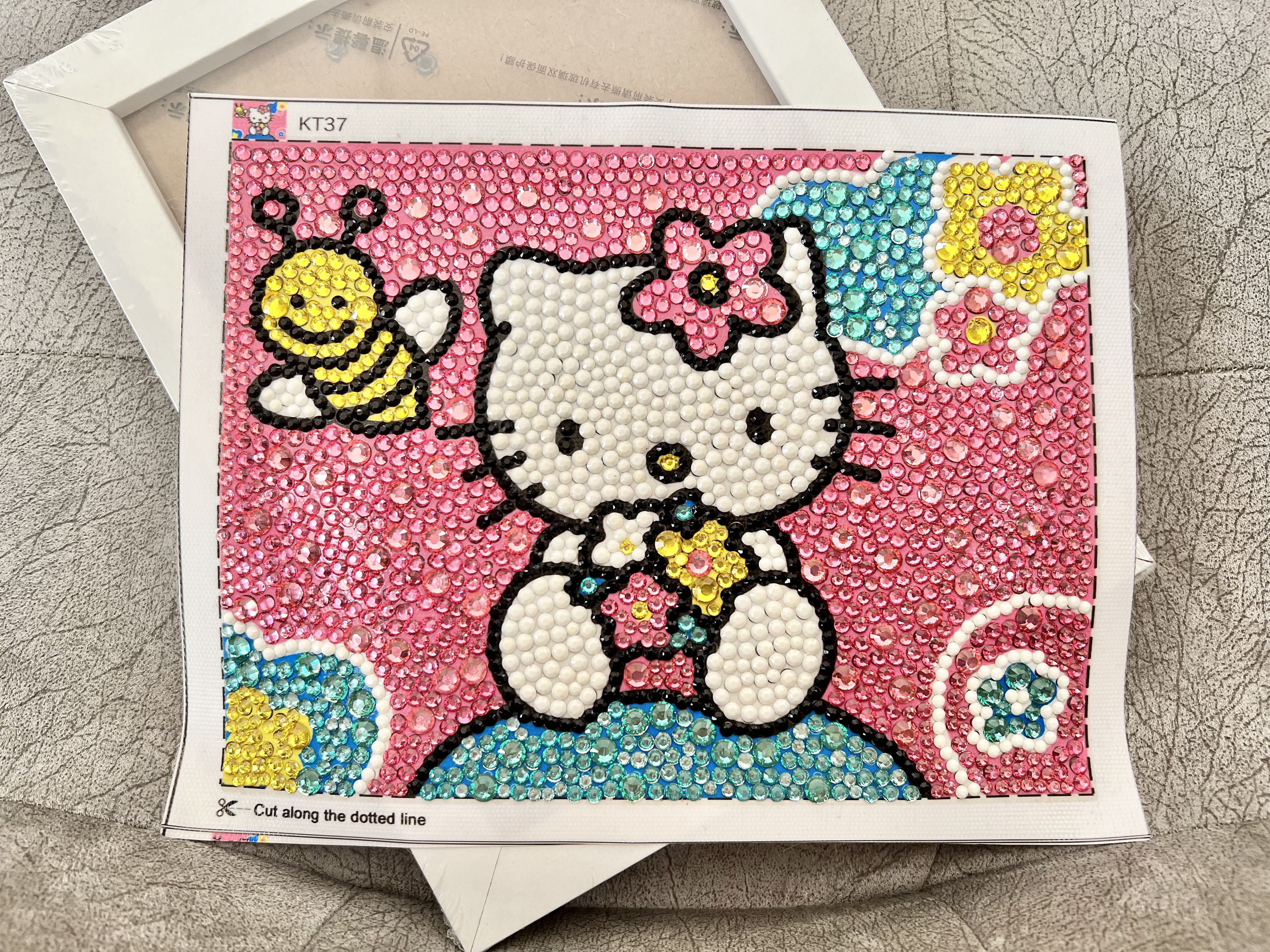 DIY Hello Kitty diamond Painting, Everything Else on Carousell