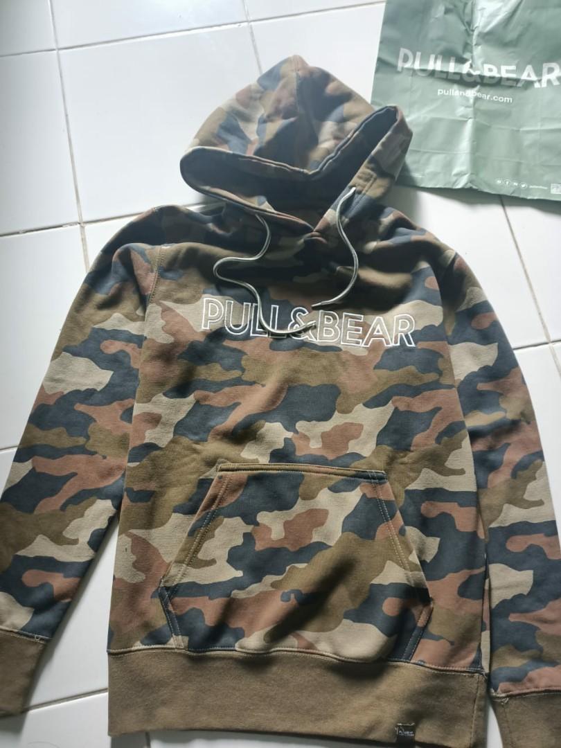 Hoodie pull&bear camo sale