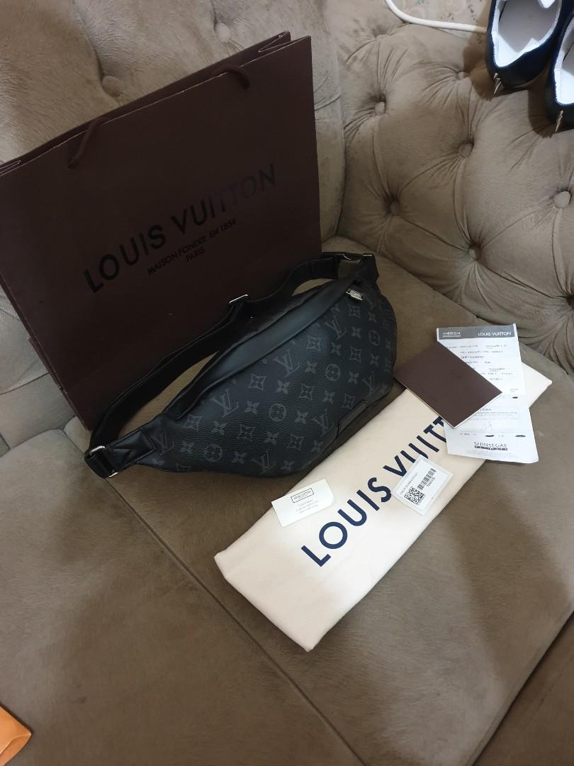 Mulus .authentic tas pinggang .waist bag louis vuitton .lv, Fesyen Pria,  Tas & Dompet , Tas Selempang di Carousell