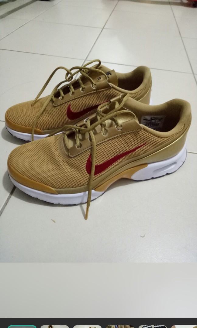 nike gold plated shoes