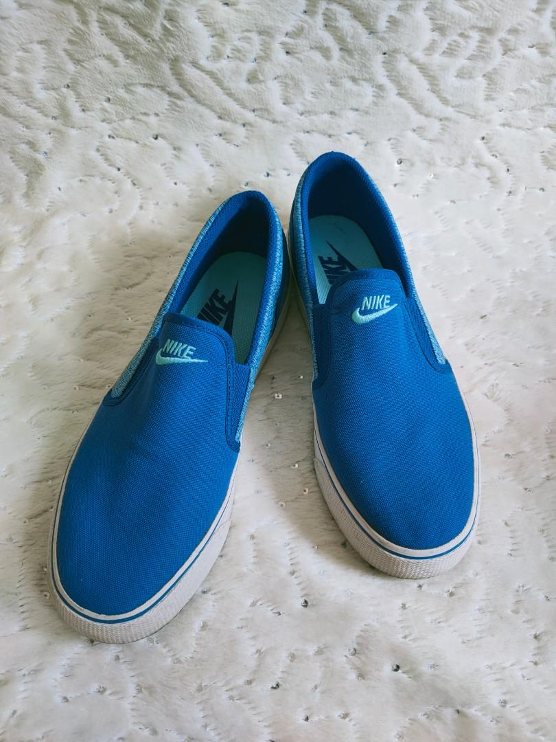 womens slip on nike trainers