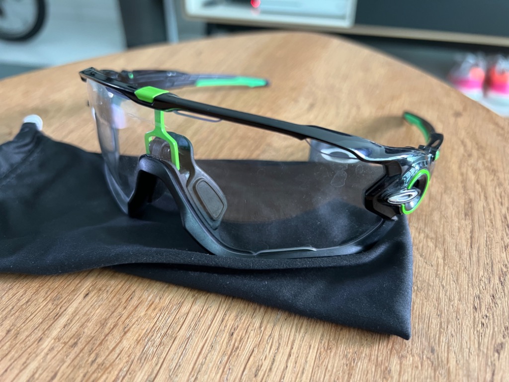 Oakley Jawbreaker clear lens only, Sports Equipment, Other Sports