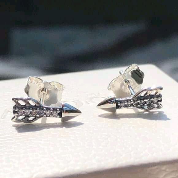 Pandora Sparkling Arrow Stud Earrings Women s Fashion Jewelry