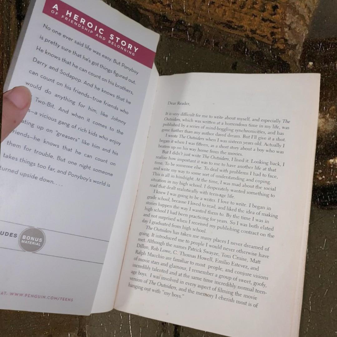 The Outsiders by S.E. Hinton - Speak (Platinum Edition), Hobbies & Toys ...