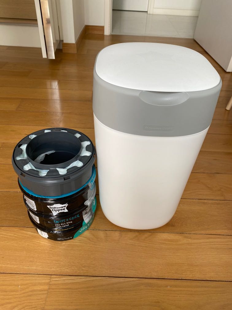 Tommee tippee diaper bin and refill bags, Babies & Kids, Bathing