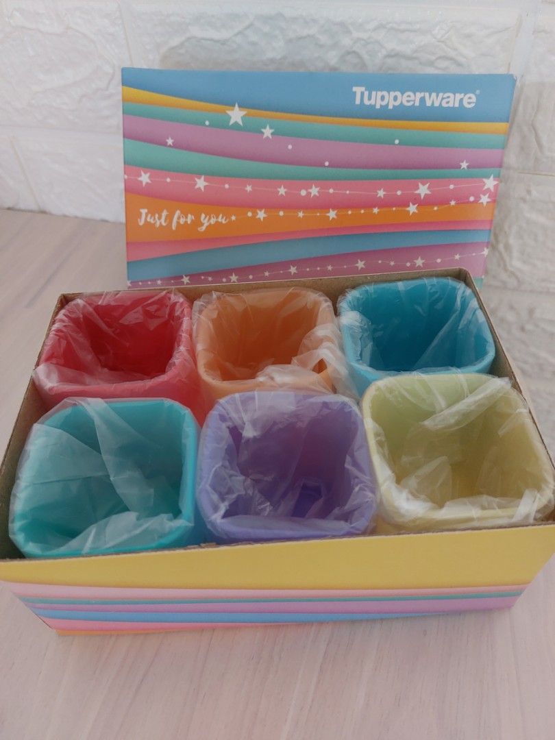 Tupperware Square Rounds Container 6, Everything Else on Carousell