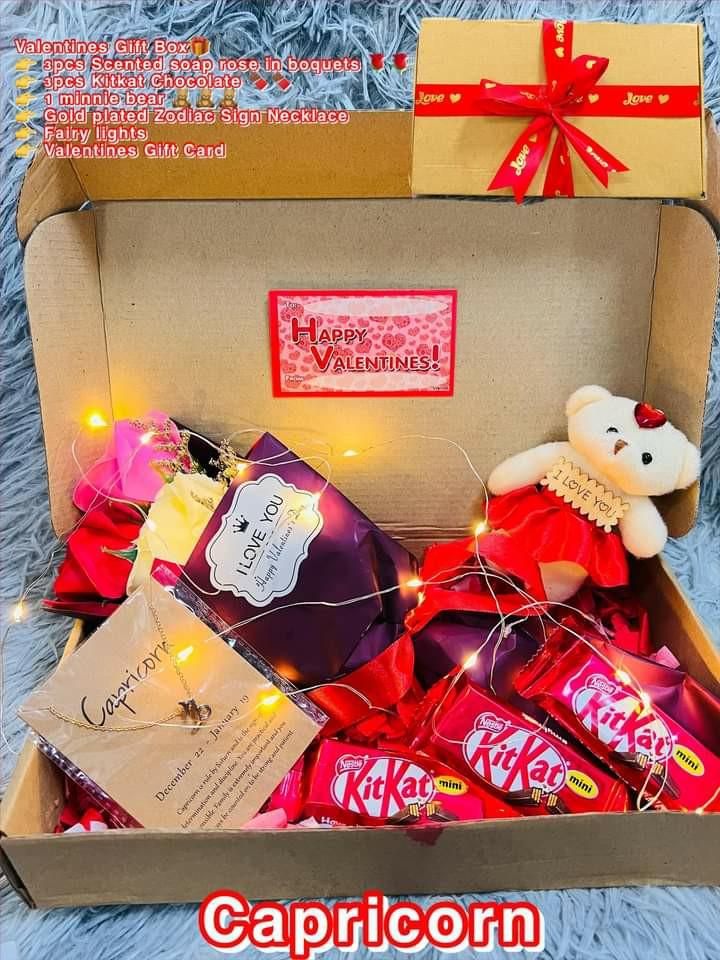 valentines gift box (Category: Gift Baskets & Hampers) located in Manila. Submitted by saguittarian06 (Listing ID 1141547354, Image 1). Description: 📣Surprise Deals Package 🎁 Planning to send a Gift/Surprise pero malayo ka. Ipadala natin sakanya tu. Surprise muna sya Yes Pwedi kahit nasa Malayo ka pwedi na magpdla directly sakanya. ❤️‍🔥Valentines Gift Box🎁 💵 450 only (Box inclusions 👇) 👉 3pcs Scented soap rose in boquets 🌹🌹 👉 3pcs Kitka
