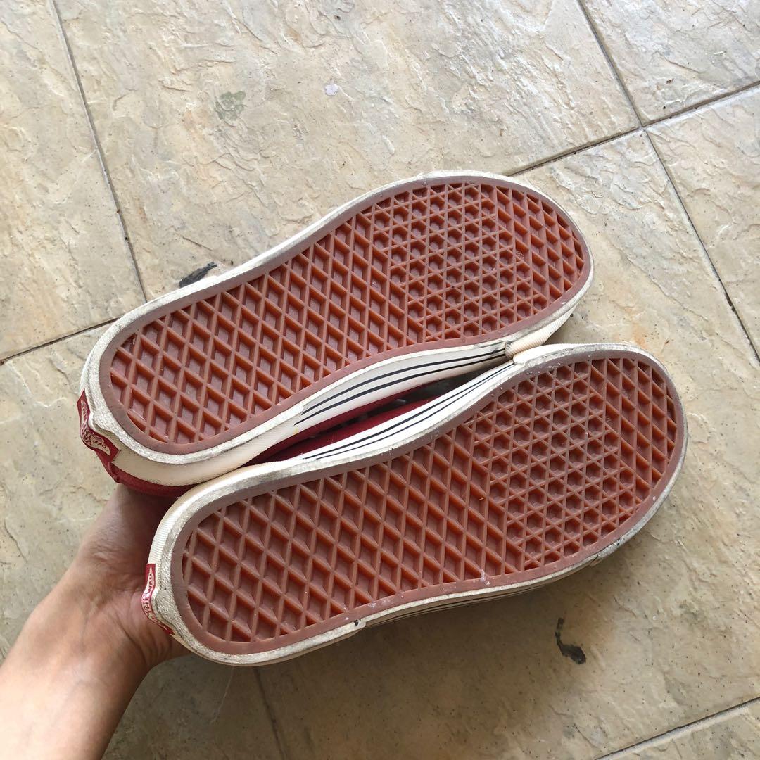 vans sid (Category: Sneakers) located in Segamat. Submitted by ellstock (Listing ID 1141565709, Image 2). Description: worn few times only jual sebab dah taknak pakai uk5.5 25cm fit 6uk postage dfod.