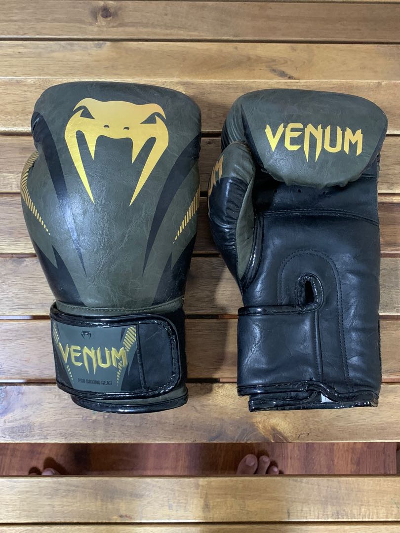 Venum Boxing Gloves ( 12 Oz ), Sports Equipment, Other Sports Equipment