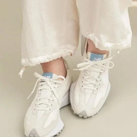🇯🇵日本限定版New Balance 327 OFF WHITE, 女裝, 鞋, 波鞋- Carousell 🇯🇵日本限定版New Balance 327 OFF WHITE, 女裝, 鞋, 波鞋- Carousell