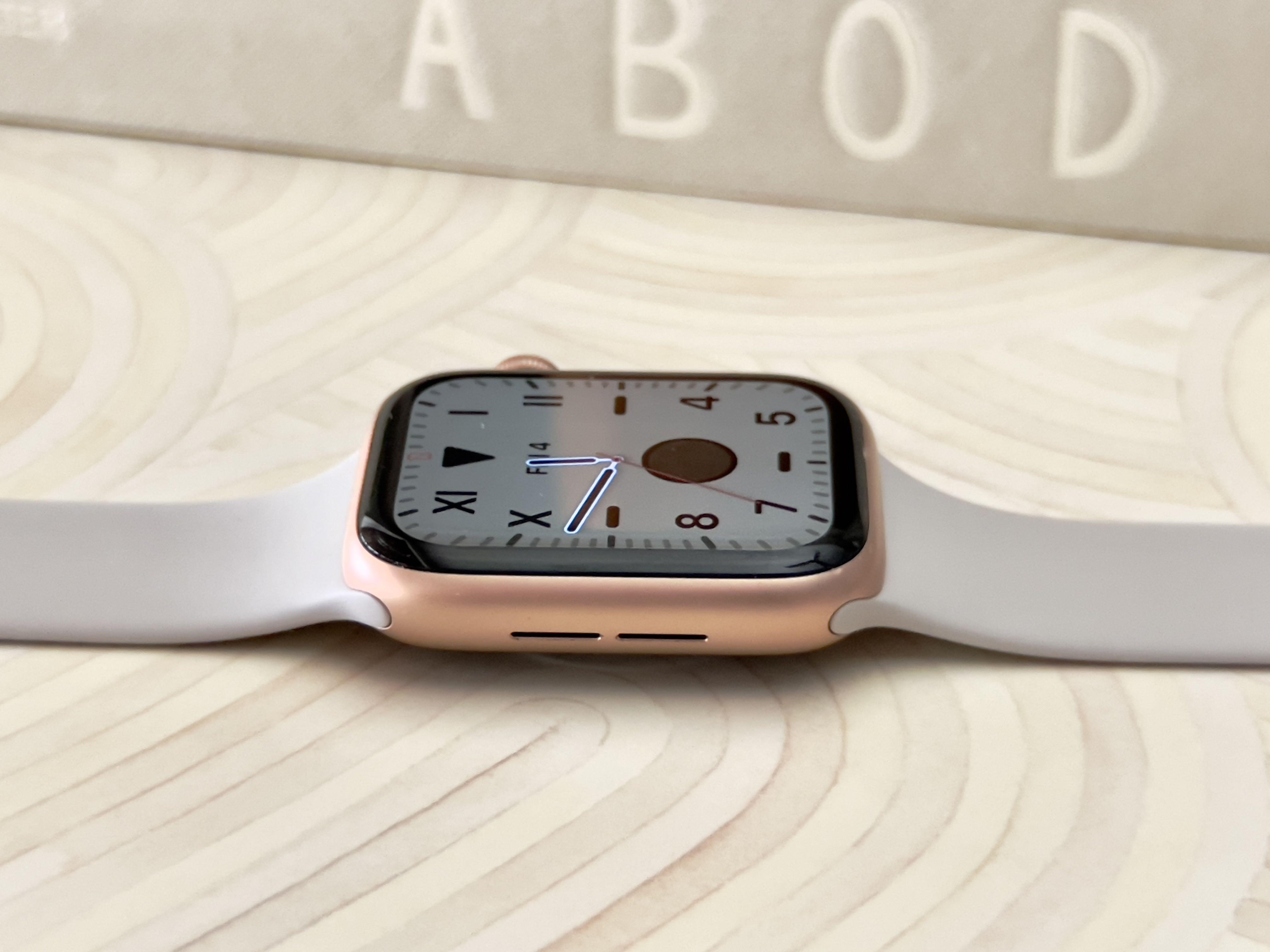 Apple Watch Series 4 44mm GPS Gold Aluminium Mobile Phones Gadgets Wearables Smart Watches on Carousell