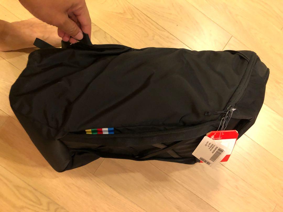 Backpack （分類：背包）位於 Hong Kong。 由 kkason 提交（商品編號 1141728726，圖片 4）。簡介： 全新沒有使用。