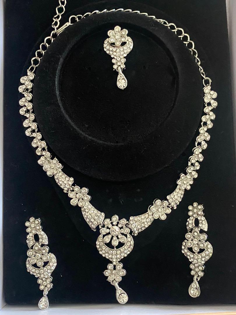 Brand New Luxury White stone Necklace Set with earrings Women s