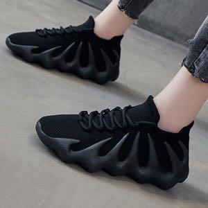 New sports shoe sale