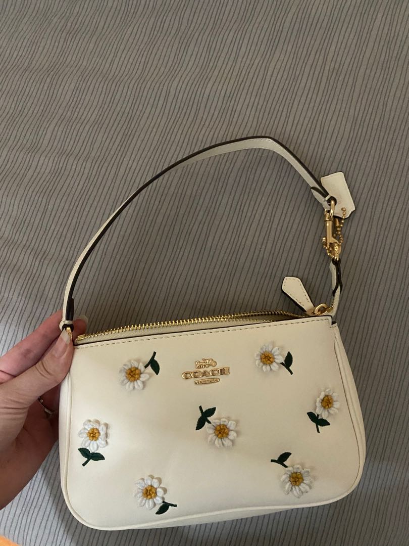 Coach Daisy Shoulder Bag, Women's Fashion, Bags & Wallets, Purses